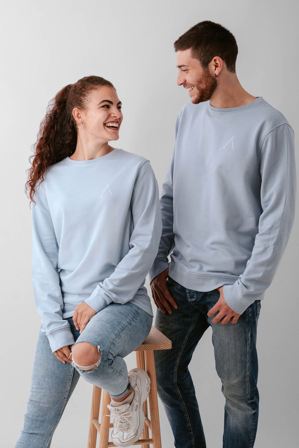 sudadera sin capucha minimalista unisex azul