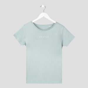 camiseta hustle minimalista letras finas chica verde