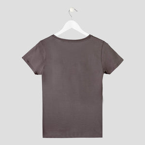 camiseta leyendas minimalista mujer gris espalda